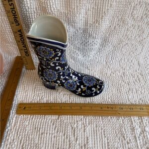 Blue/white floral cowboy boot vase